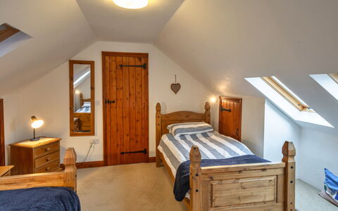 Roost, Quinceborough Farm: Bed, Meubilair, Slaapkamer, Interieur Ontwerp, Bedding, Hout, Flooring, Laken, Verdieping, Plafond
