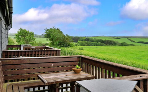 Mucklow, Quinceborough Farm: Hout, Meubilair, Beits, Hardwood, Buitenmeubels, Prairie, Boerderij, Hek, Balkon, Boerderij