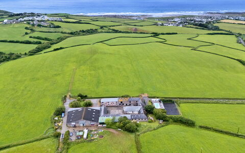 Mucklow, Quinceborough Farm: Luchtfotografie, Vogelperspectief, Landschap, Plain, Woongebied, Veld, Land Lot, Landelijk Gebied, Landgoed, Menselijke Nederzetting