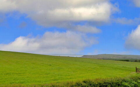 Mucklow, Quinceborough Farm: Blauw, Lucht, Groen, Dag, Wolk, Gras, Grasland, Natuurlijke Omgeving, Natuurlijk Landschap, Plain