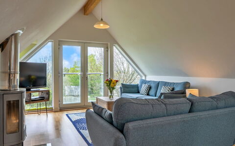 Tregirls: Hout, Meubilair, Flooring, Interieur Ontwerp, Huis, Plafond, Stoel, Woonkamer, Hardwood, Beits