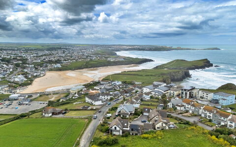 Three Gables: Kust, Kust En Oceanic Landvormen, Zee, Luchtfotografie, Vogelperspectief, Kust, Oceaan, Baai, Headland