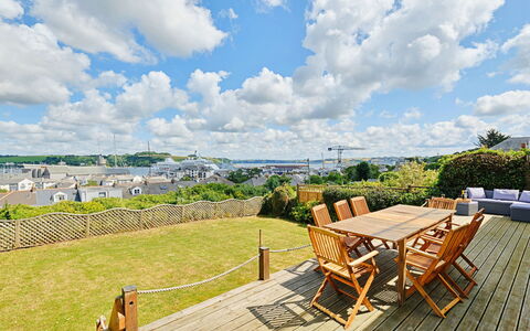 Lansdowne: Lucht, Struik, Landschap, Wolk, Land Lot, Tuin, Landscaping, Eco Hotel, Cumulus