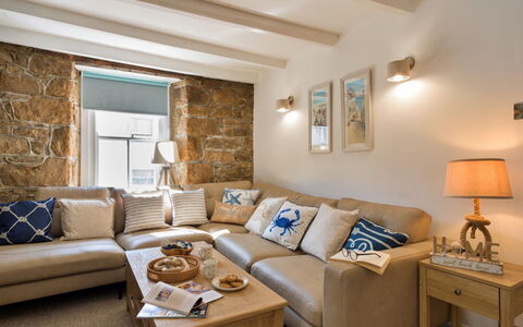 St. Ives 636: Meubilair, Interieur Ontwerp, Bankstel, Flooring, Verdieping, Kamer, Plafond, Woonkamer, Verlichting, Appartement