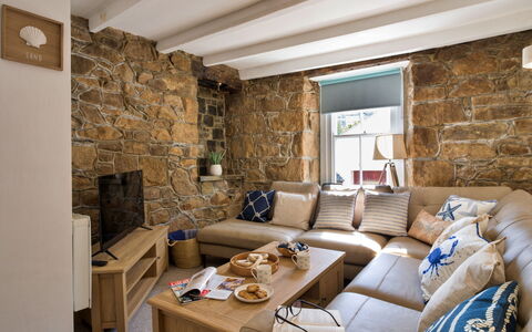 St. Ives 636: Meubilair, Flooring, Interieur Ontwerp, Bankstel, Verdieping, Kamer, Woonkamer, Huis, Plafond