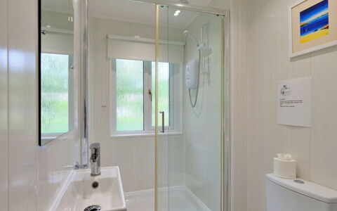 St. Ives 637: Badkamer, Loodgieterswerkinrichting, Interieur Ontwerp, Wastafel In De Badkamer, Flooring, Loodgieter, Verdieping, Douche, Kraan, Wastafel