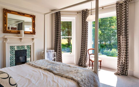The Old Vicarage: Interieur Ontwerp, Meubilair, Muur, Hout, Huis, Flooring, Verdieping, Slaapkamer, Plafond, Bed