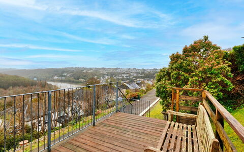 Looe Valley View: Leuning, Hek, Baluster, Balkon, Dek, Veranda, Eco Hotel, Plank, Brug, Boardwalk