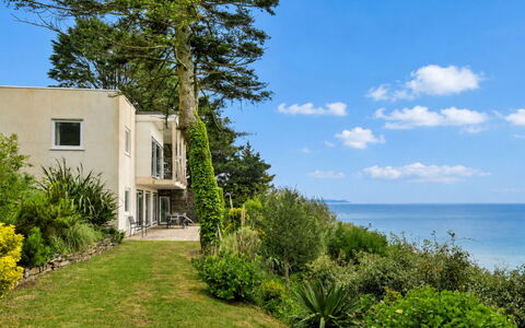 Little Watch House: Blauw, Vegetation, Struik, Land Lot, Zee, Oceaan, Tuin, Kust, Landscaping, Evergreen