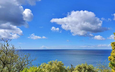 Little Watch House: Lucht, Blauw, Wolk, Dag, Water, Zwemwater, Horizon, Zee, Cumulus, Zomer