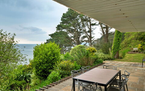 Little Watch House: Zee, Oceaan, Tuin, Schaduw, Kust, Buitenmeubels, Tropen, Eco Hotel, Landscaping, Balkon