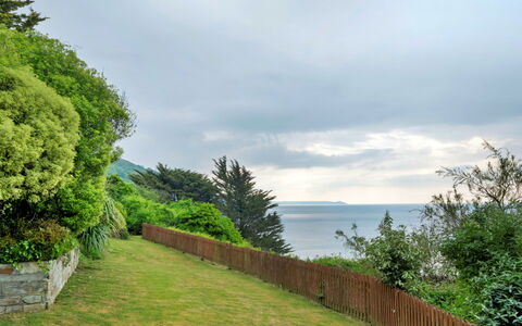 Little Watch House: Groen, Vegetation, Natuurlijk Landschap, Struik, Zee, Kust En Oceanic Landvormen, Kust, Oceaan, Hek