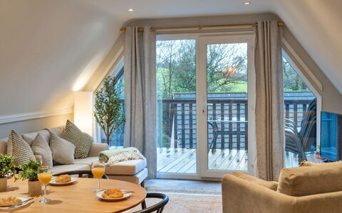 Toblerone Lodge: Meubilair, Interieur Ontwerp, Hout, Plafond, Flooring, Bankstel, Huis, Verdieping, Verlichting, Woonkamer