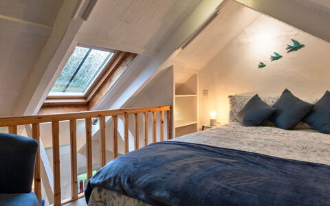 Spray Barn: Interieur Ontwerp, Meubilair, Slaapkamer, Hout, Bed, Plafond, Flooring, Verdieping, Kamer, Bedding