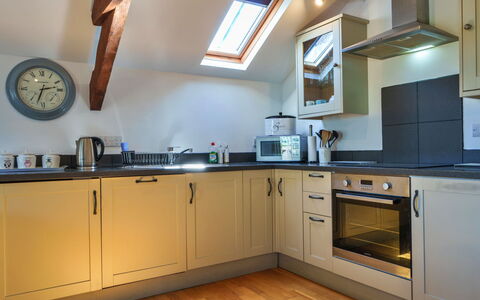 Little Norley: Keuken, Toestel Van De Keuken, Countertop, Major Appliance, Interieur Ontwerp, Flooring, Hout, Meubilair, Cabinetry, Fornuis