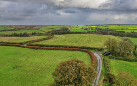 Tarquol Cottage, Stowford: Groen, Gras, Natuurlijk Landschap, Grasland, Veld, Plain, Wolk, Landschap, Ecoregio, Landbouw