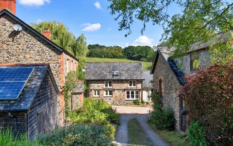 Marsh Cottage: Gras, Boom, Huis, Struik, Verblijf, Landschap, Dak, Landelijk Gebied, Huis