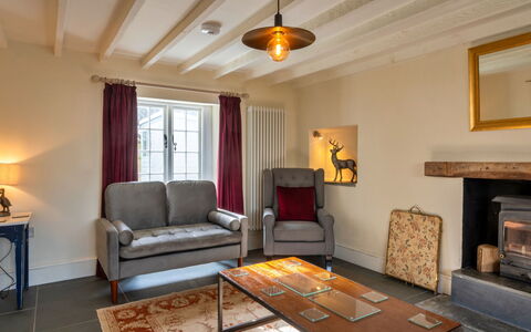 The Cottage at High Bickington: Meubilair, Interieur Ontwerp, Flooring, Muur, Verdieping, Hout, Plafond, Kamer, Bankstel, Woonkamer