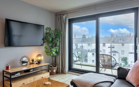Plymouth Residence 53: Interieur Ontwerp, Meubilair, Plafond, Appartement, Bankstel, Flooring, Woonkamer, Huis, Kamer, Verdieping