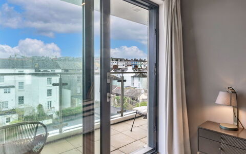 Plymouth Residence 53: Appartement, Interieur Ontwerp, Verdieping, Balkon, Aluminium, Houten Vloer, Kamerplant, Penthouse