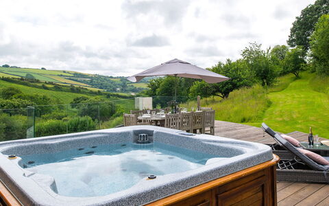 Coulscott Old Barn: Zwembad, Toevlucht, Eco Hotel, Jacuzzi, Bad, Landgoed, Landscaping, Boerderij, Loodgieterswerkinrichting
