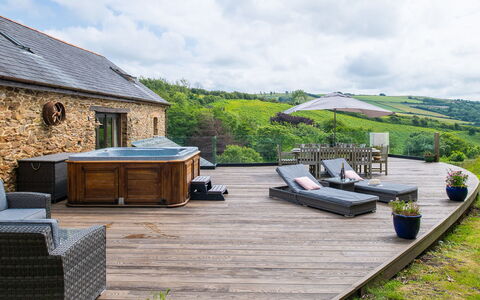 Coulscott Old Barn: Meubilair, Buitenmeubels, Wolk, Land Lot, Dek, Zwembad, Verblijf, Patio, Tuin, Buitentafel