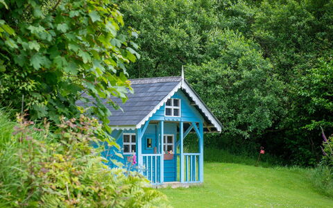 Coulscott Peacock Cottage: Struik, Dak, Schuur, Huis, Verblijf, Garden Gebouwen, Landelijk Gebied, Hut, Tuin, De Lente