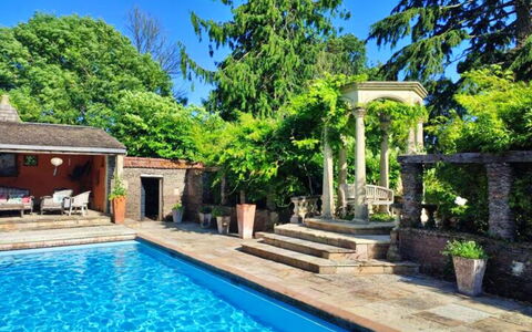 The Lost Manor: Blauw, Zwembad, Vrije Tijd, Toevlucht, Schaduw, Waterpartij, Tuin, Eco Hotel, Landscaping, Hacienda