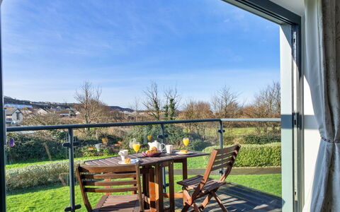 Greenway: Meubilair, Stoel, Schaduw, Balkon, Keuken En Eettafel, Hardwood, Beits, Koffietafel, Buitenmeubels, Kamerplant