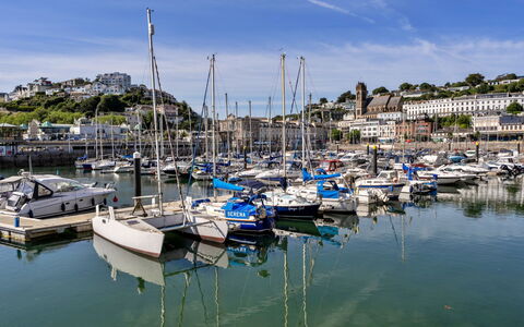 Harbour View: Boot, Water, Jachthaven, Zwemwater, Watercraft, Boten En Varen - Materialen En Benodigdheden, Waterweg, Haven, Haven, Dok