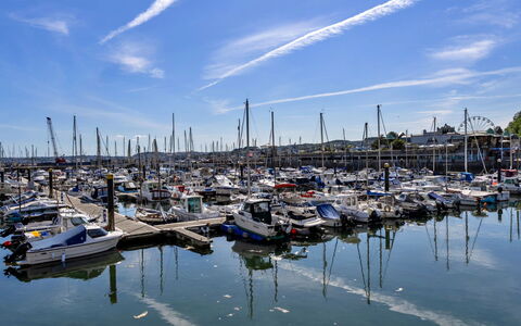 Harbour View: Boot, Blauw, Water, Jachthaven, Watercraft, Boten En Varen - Materialen En Benodigdheden, Waterweg, Haven, Mast, Haven