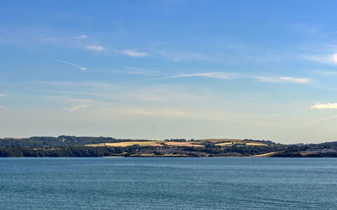 Harbour View: Lucht, Blauw, Watervoorraden, Water, Dag, Horizon, Zwemwater, Wolk, Waterweg