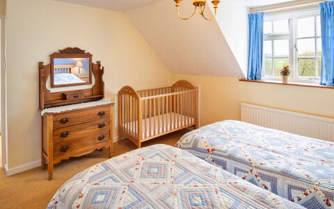 Lea Hill, Nuthatch: Meubilair, Interieur Ontwerp, Bed, Slaapkamer, Hout, Flooring, Bedding, Verdieping, Textiel, Lade