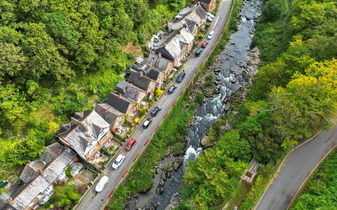 River Cottage: Landschap, Waterloop, Huis, Landelijk Gebied, Stroom, Dorp, Heuvel Station, Vallei, Voorstad