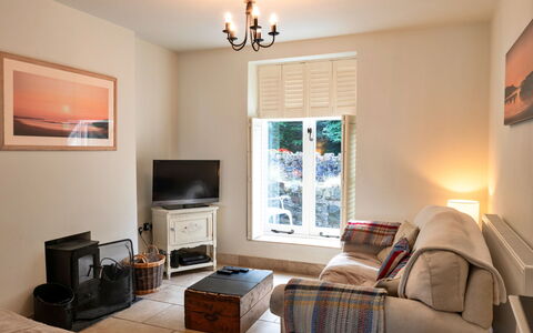 River Cottage: Meubilair, Interieur Ontwerp, Flooring, Hout, Kamer, Verdieping, Bankstel, Plafond, Woonkamer, Verlichting
