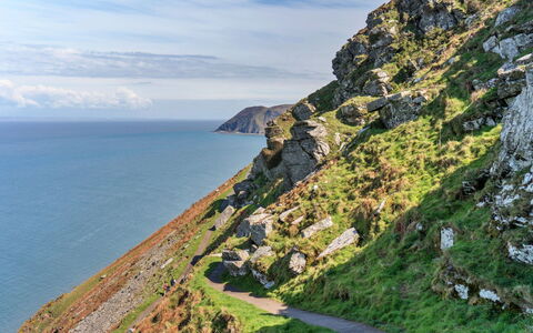 River Cottage: Blauw, Groen, Kust, Zwemwater, Bergachtig Landvormen, Berg, Zee, Kust En Oceanic Landvormen, Natuurlijk Landschap, Headland