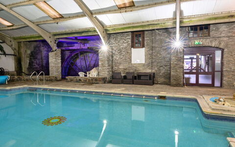 Trimstone Manor - Granary Cottage: Zwembad, Toevlucht, Hotel, Badplaats, Recreatiecentrum, Waterpartij