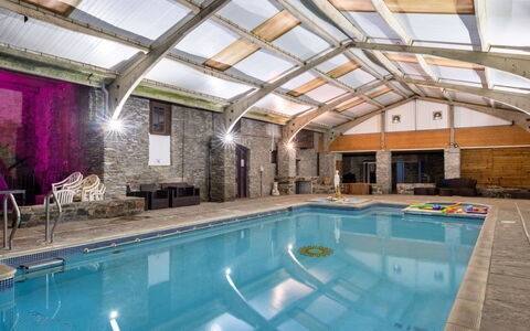 Trimstone Manor - Mill Cottage: Zwembad, Toevlucht, Samengesteld Materiaal, Hotel, Thermae, Recreatiecentrum, Badplaats, Waterpartij