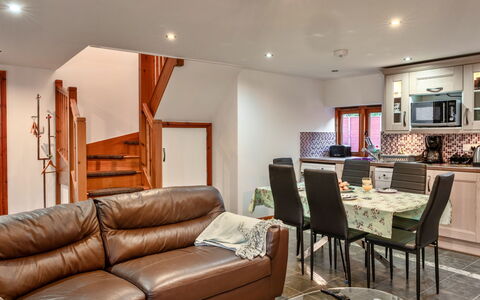 Ivy Cottage, Great Houndbeare Farm: Meubilair, Interieur Ontwerp, Bankstel, Hout, Flooring, Woonkamer, Plafond, Kamer, Verdieping, Huis