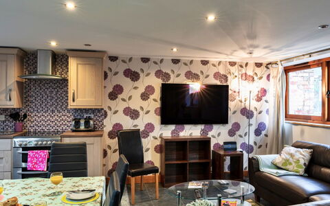 Ivy Cottage, Great Houndbeare Farm: Meubilair, Interieur Ontwerp, Flooring, Kamer, Plafond, Verdieping, Textiel, Verlichting, Woonkamer, Tafel