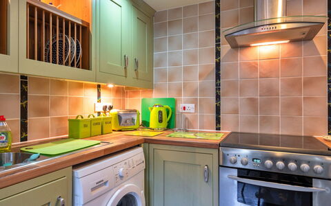 Lime Cottage, Great Houndbeare Farm: Toestel Van De Keuken, Keuken, Major Appliance, Interieur Ontwerp, Countertop, Flooring, Huishoudapparatuur, Cabinetry, Plafond, Verdieping