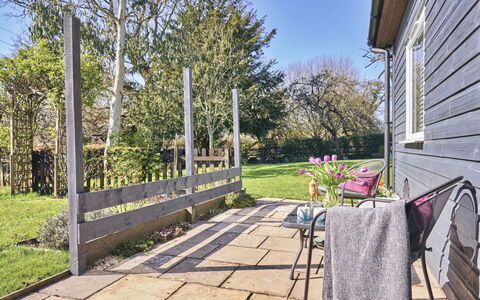 Snuggery: Tuin, Groundcover, Hek, Schaduw, Backyard, Gang, Landscaping, Gazon, Werf, Home Schermen