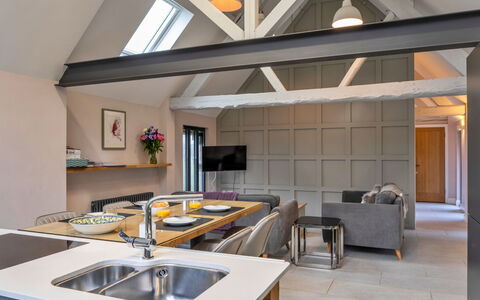 Ploughman'S Row No. 1 at Dairy Cottages: Meubilair, Interieur Ontwerp, Flooring, Hout, Plafond, Verdieping, Verlichting, Keuken, Lichte Inrichting, Kamer