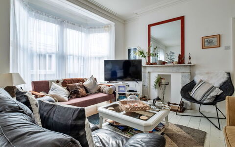 Isle of Wight 601: Meubilair, Interieur Ontwerp, Flooring, Bankstel, Hout, Verdieping, Woonkamer, Kamer, Plafond, Verlichting