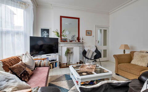 Isle of Wight 601: Meubilair, Interieur Ontwerp, Flooring, Muur, Verdieping, Hout, Bankstel, Woonkamer, Kamer, Plafond