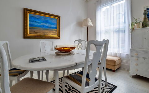 Isle of Wight 601: Meubilair, Interieur Ontwerp, Flooring, Verdieping, Tafel, Hout, Kamer, Stoel, Eetkamer, Keuken En Eettafel