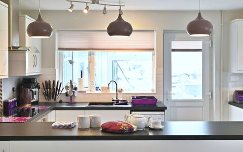 Forget Me Not: Keuken, Meubilair, Interieur Ontwerp, Countertop, Lichte Inrichting, Plafond, Toestel Van De Keuken, Cabinetry, Verlichting, Huis