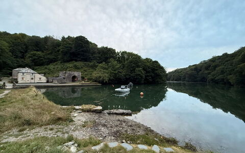 Three Quarter Cottage: Water, Zwemwater, Waterloop, Waterweg, Bank, Kanaal, Meer, Rivier, Reservoir