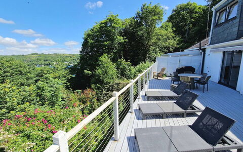 Three Quarter Cottage: Leuning, Hek, Dek, Balkon, Veranda, Buitenmeubels, Schaduw, Stoel, Eco Hotel, Hardwood