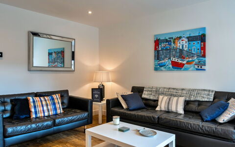 Salt & Stone: Meubilair, Bankstel, Interieur Ontwerp, Flooring, Verdieping, Woonkamer, Kamer, Appartement, Fotolijst